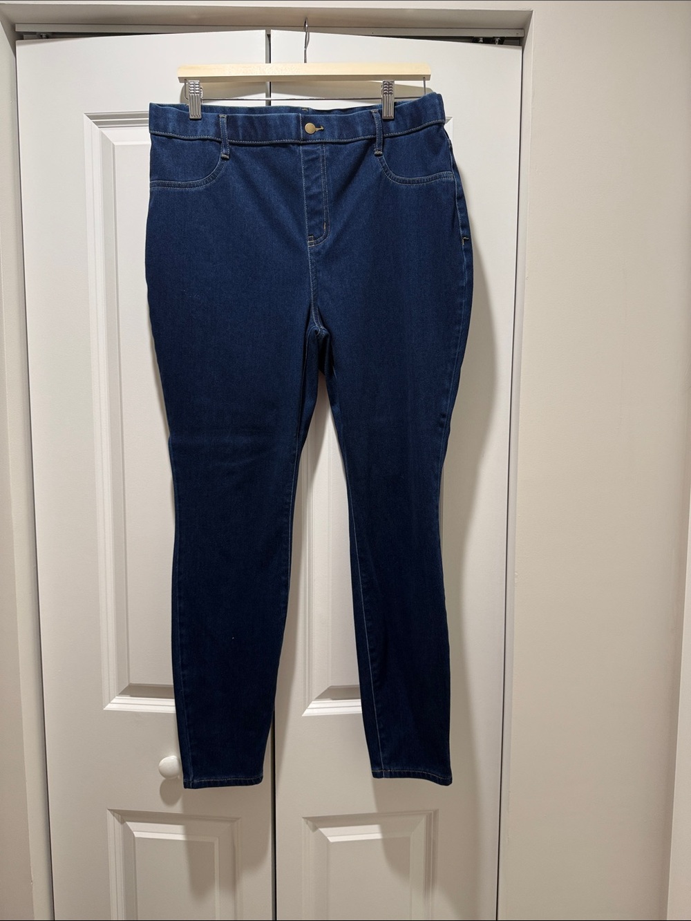 Classic Women's Dark Blue Stretch Jeggins